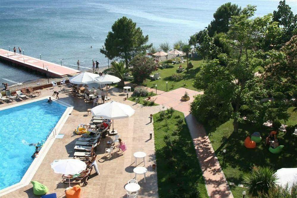 Rena Hotel Kucukkuyu Buitenkant foto