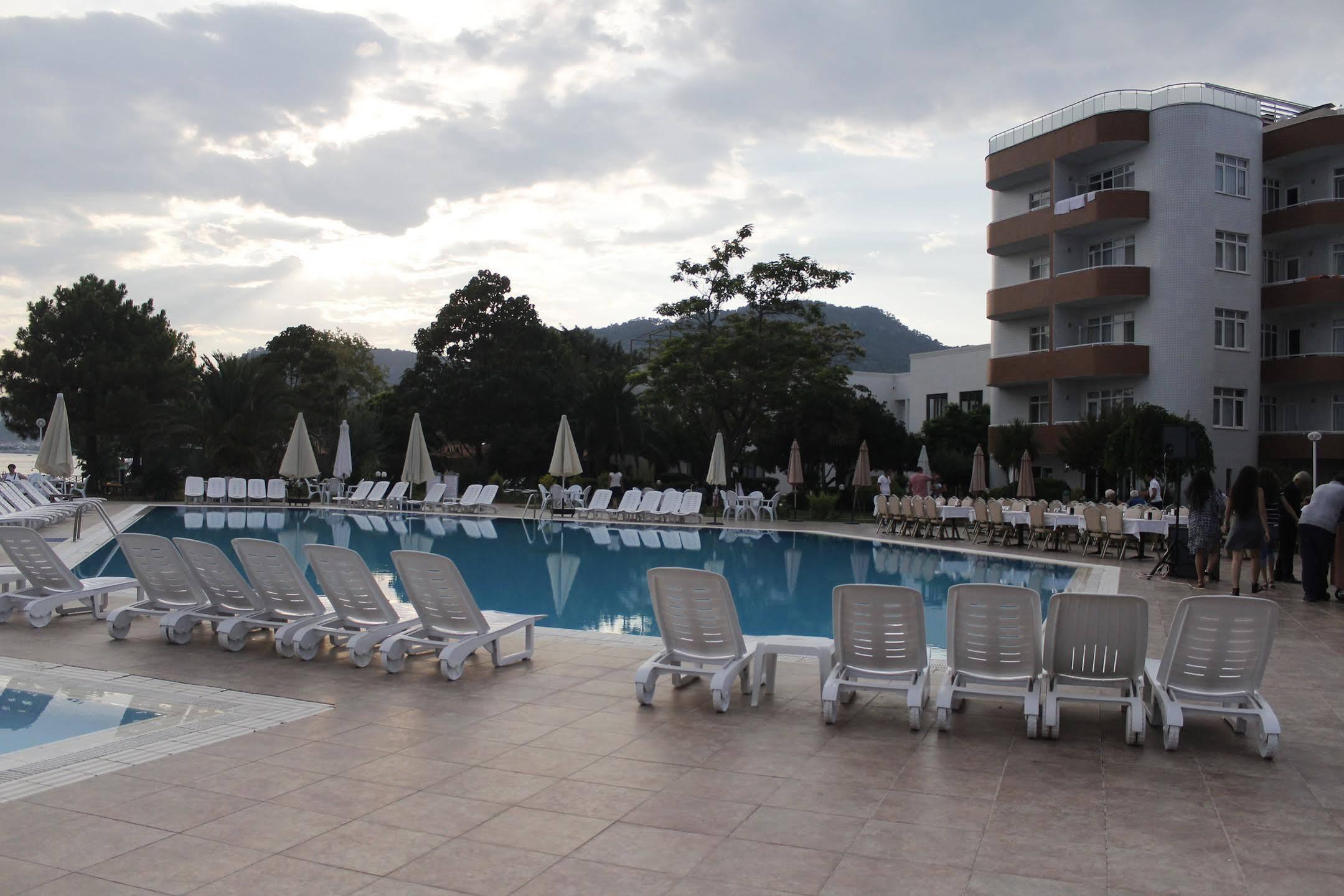 Rena Hotel Kucukkuyu Buitenkant foto